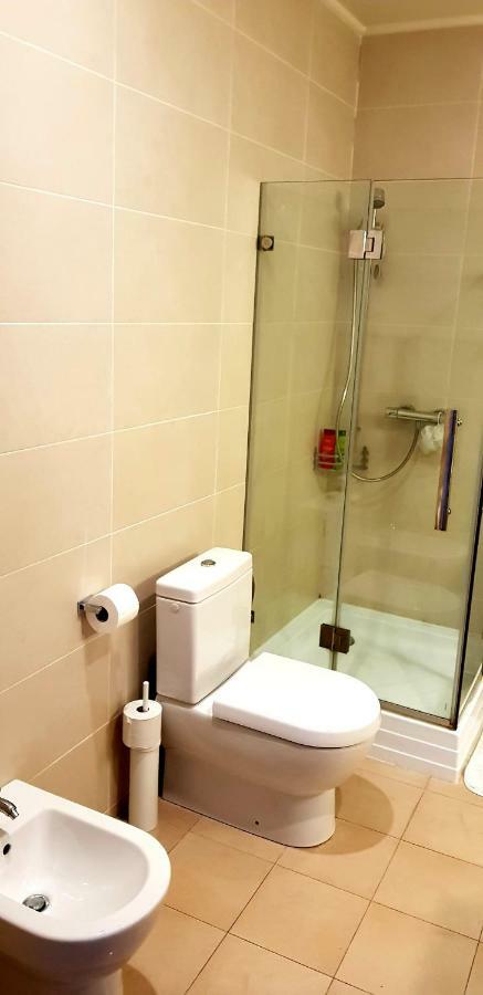 Exceptional Uzupis Bridge 3 Bedroom Apartment Vilnius Exterior photo