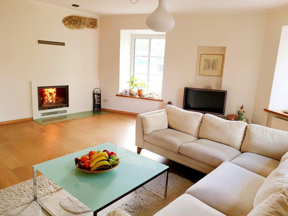 Exceptional Uzupis Bridge 3 Bedroom Apartment Vilnius Exterior photo